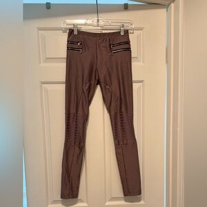 Planet Blue Women’s  Purple  Leggings with zippers